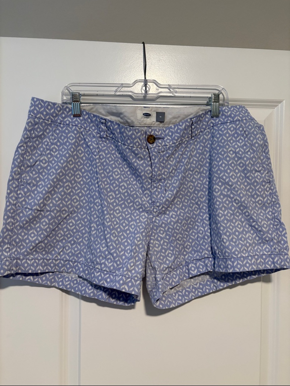 Old Navy Women’s Light Blue Printed Cotton Shorts size 16